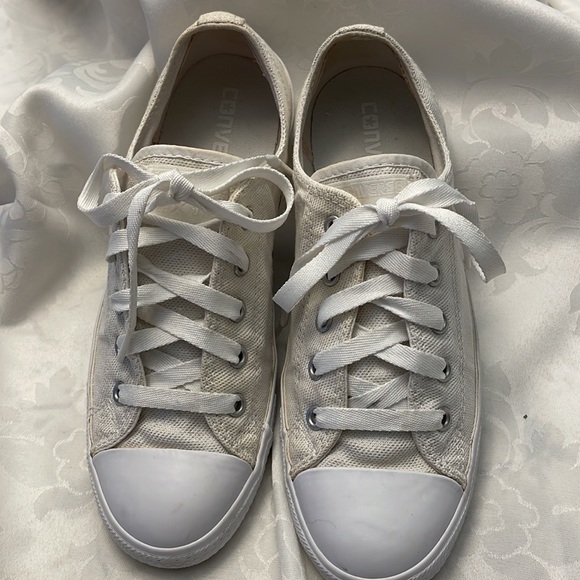 Converse low cut canvas sneakers white with discrete gold fleck like new Sz 7 - Picture 5 of 9